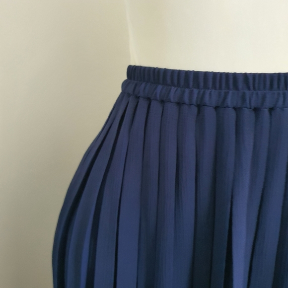 Uniqlo Blue Pleated Midi Skirt Size 10 - Picture 5 of 7